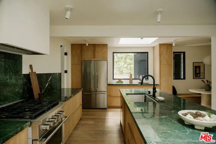 5649 Valley Oak Drive, Los Angeles, California 90068