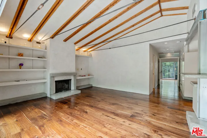 625 Santa Clara Avenue, Venice, California 90291