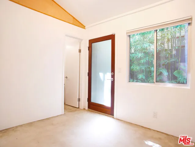 625 Santa Clara Avenue, Venice, California 90291