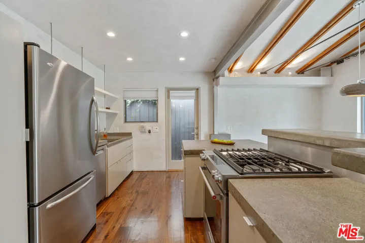625 Santa Clara Avenue, Venice, California 90291