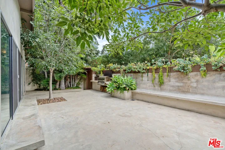 625 Santa Clara Avenue, Venice, California 90291