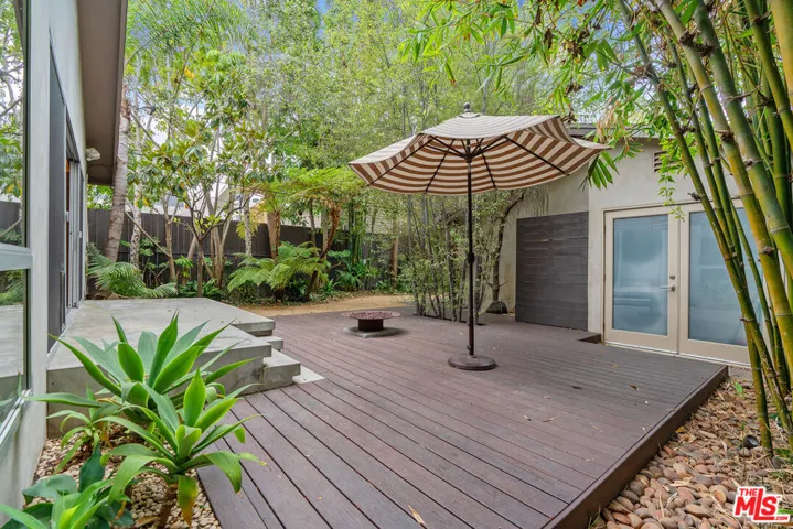 625 Santa Clara Avenue, Venice, California 90291