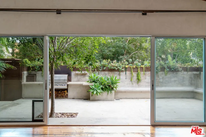 625 Santa Clara Avenue, Venice, California 90291