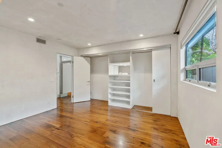 625 Santa Clara Avenue, Venice, California 90291
