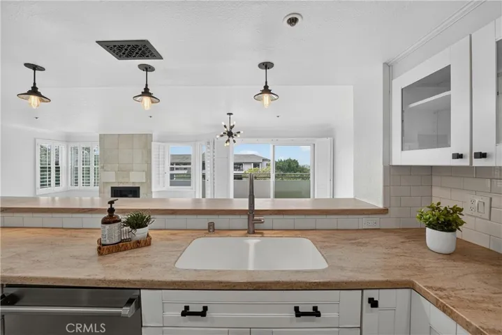 260 Cagnney, Newport Beach, California 92663