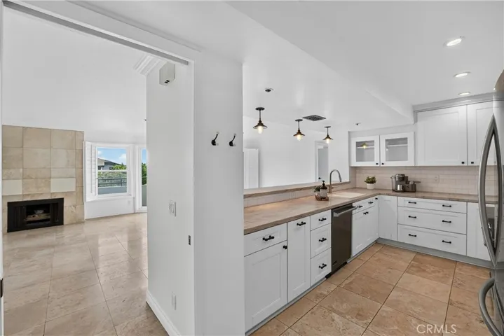 260 Cagnney, Newport Beach, California 92663