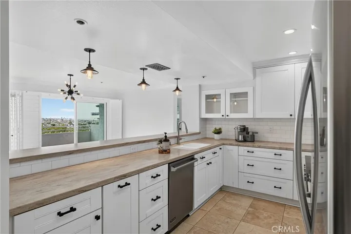 260 Cagnney, Newport Beach, California 92663