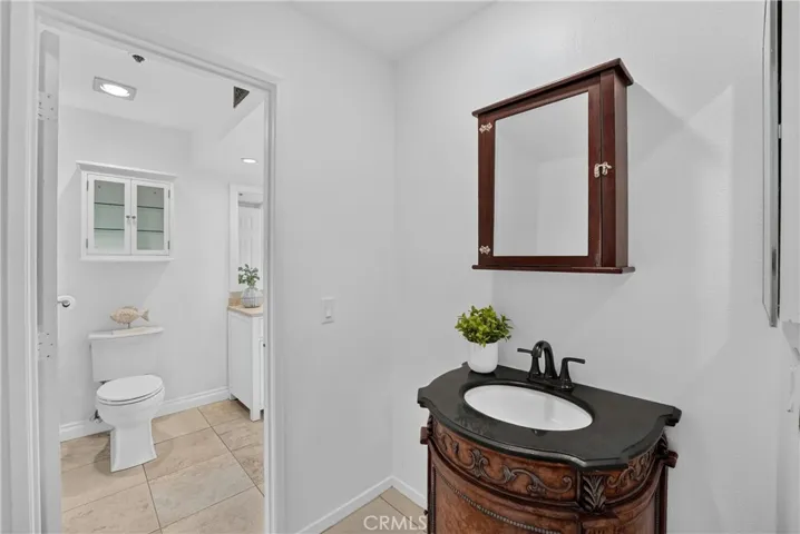 260 Cagnney, Newport Beach, California 92663