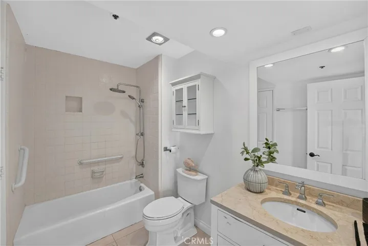 260 Cagnney, Newport Beach, California 92663