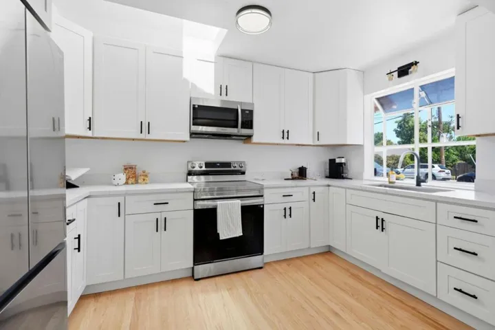 11021104 Palm Avenue, Redwood City, California 94061
