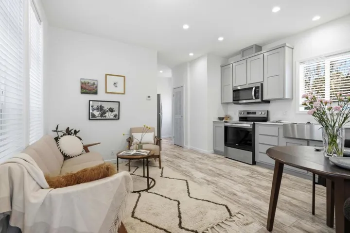 11021104 Palm Avenue, Redwood City, California 94061