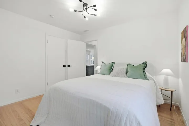 11021104 Palm Avenue, Redwood City, California 94061