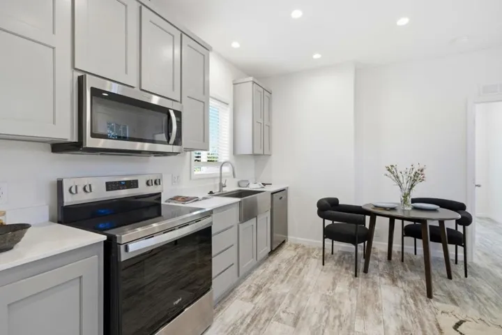 11021104 Palm Avenue, Redwood City, California 94061