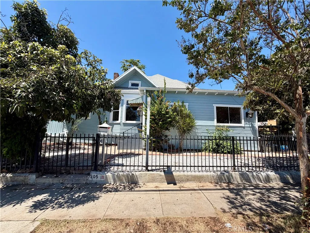 305 S Mott