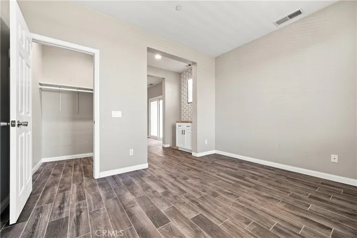 Guest Suite Bedroom with Closet View