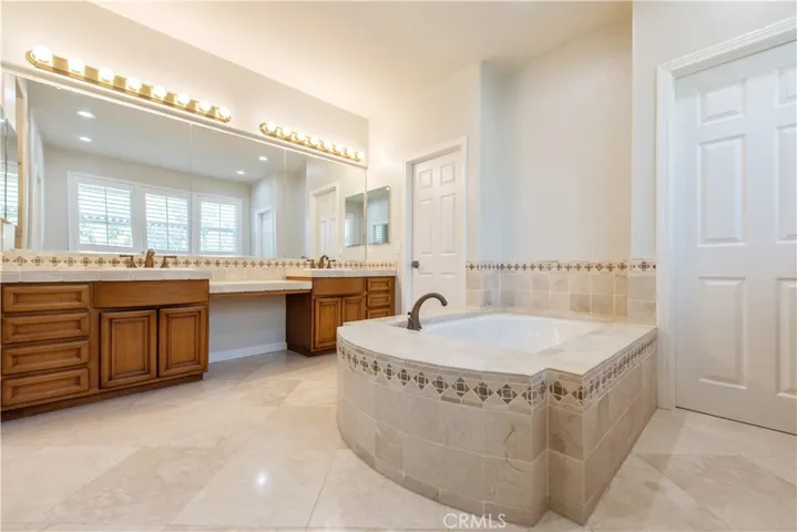 6 Westchester Court, Trabuco Canyon, California 92679