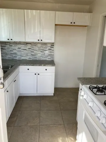 2140 -1/2 Lincoln Street N, Burbank, California 91504