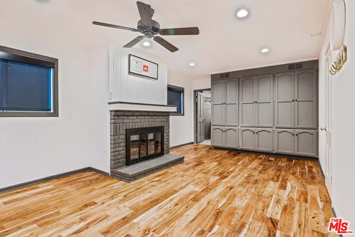 5228 Palm Drive, La Canada Flintridge, California 91011