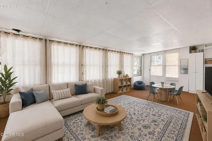 Flex Room/Enclosed Patio