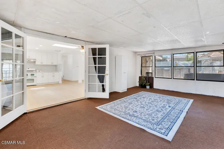 Flex Room/Enclosed Patio