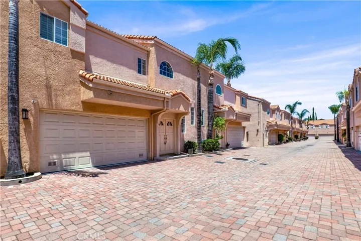 5200 White Oak Avenue 52, Encino, California 91316
