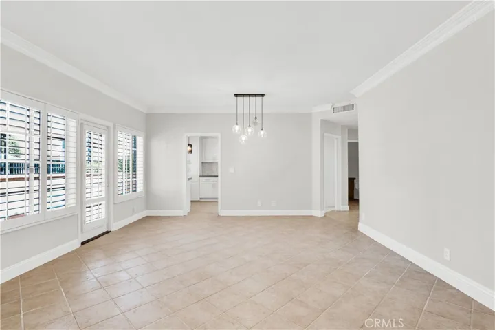 5200 White Oak Avenue 52, Encino, California 91316