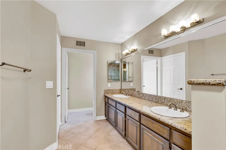 5200 White Oak Avenue 52, Encino, California 91316