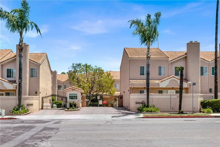 5200 White Oak Avenue 52, Encino, California 91316