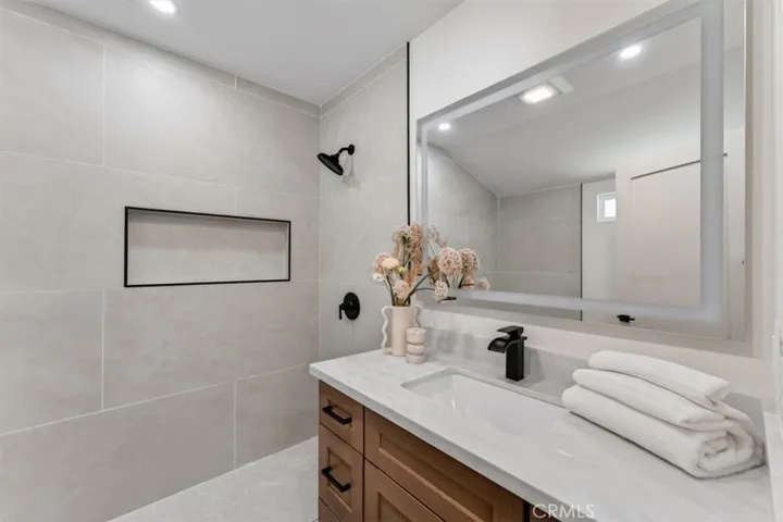 5134 Faust, Lakewood, California 90713