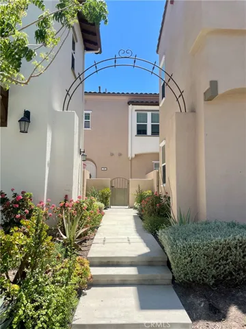 Charming Exterior Entryway