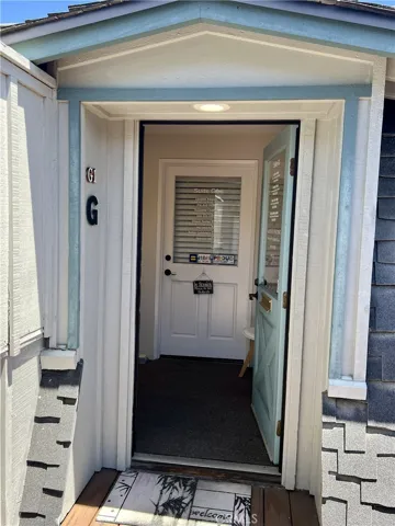 Front door of foyer, Unit G3 is to the left