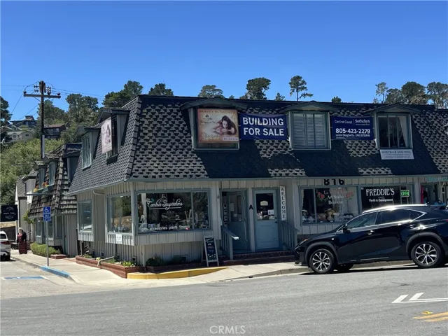 Busy West Village Main Street building with well established retail stores. Unit is around corner and up the stairs.