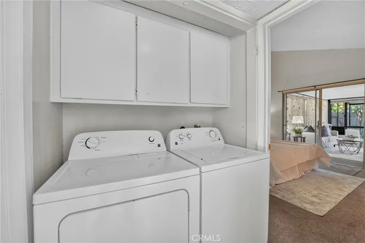 Laundry - washer/dryer included