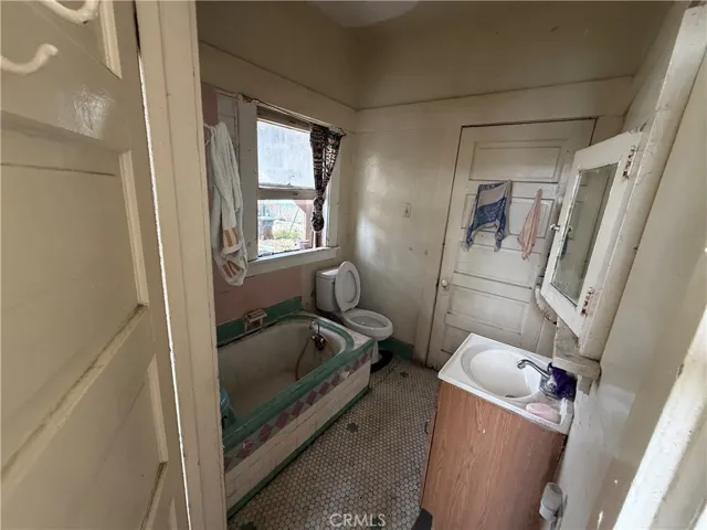 3212 Baldwin, Los Angeles, California 90031