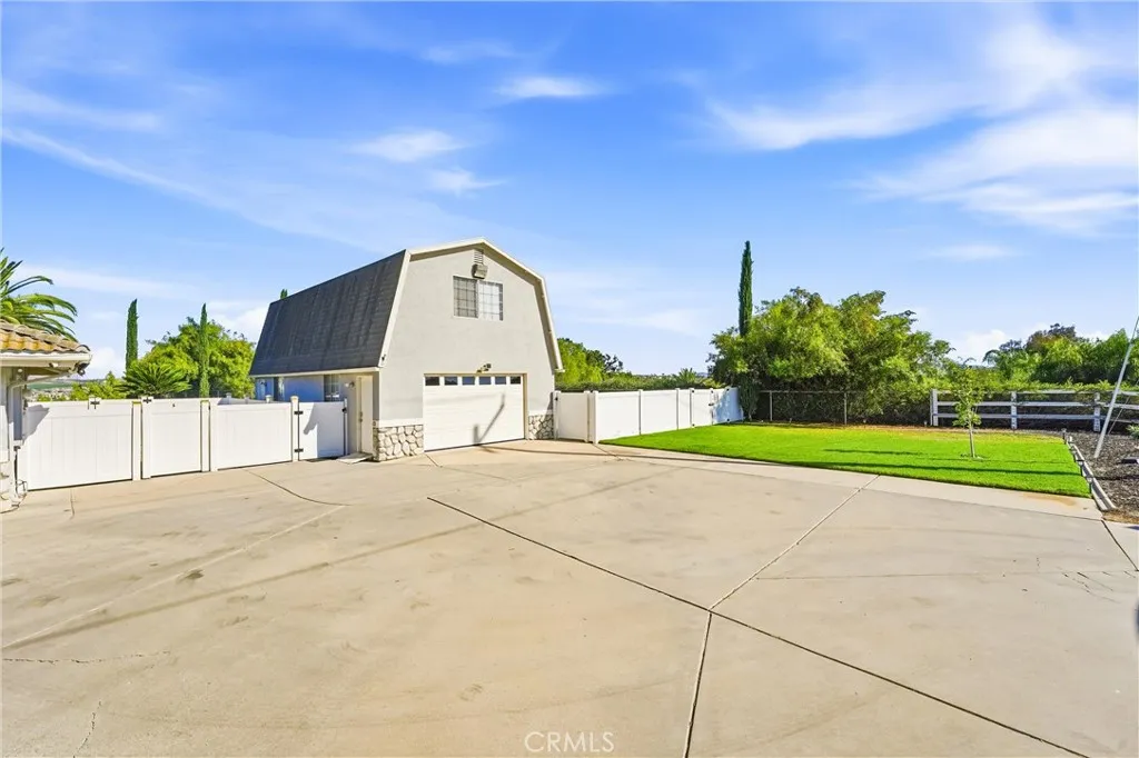 Separate structure has 1200 sq ft on lower and 1200 sq ft on upper level