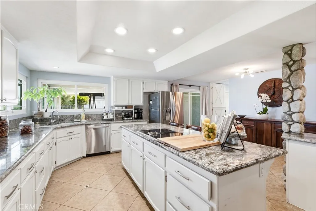 Kitchen with plenty countertop