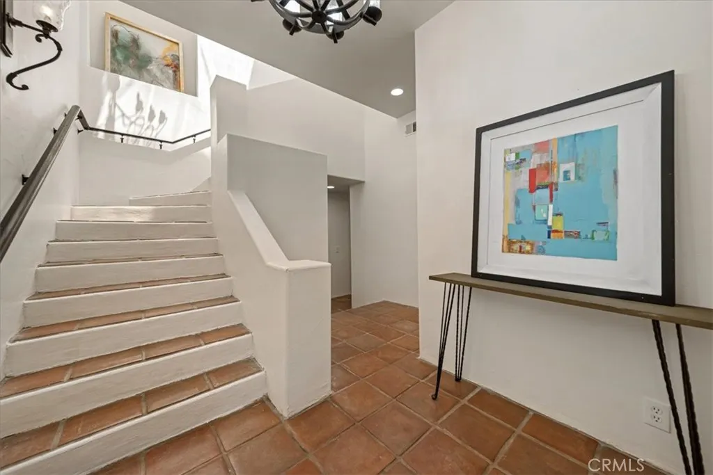 1046 Oro, Laguna Beach, California 92651 — photo 4