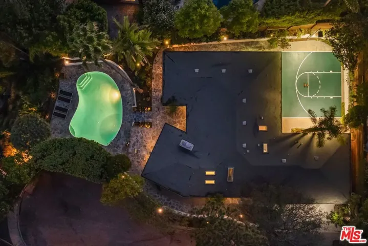 2817 Nichols Canyon Place, Los Angeles, California 90046