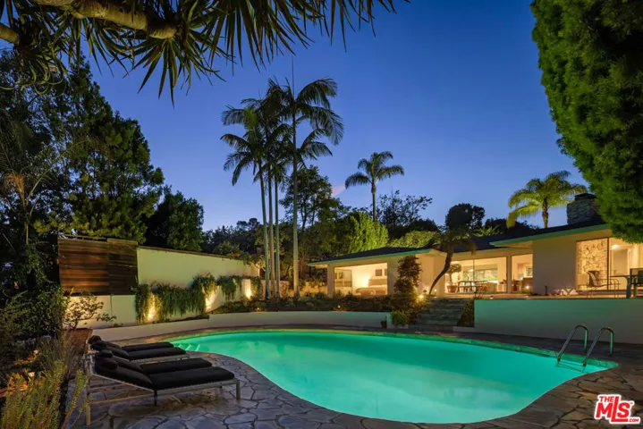 2817 Nichols Canyon Place, Los Angeles, California 90046