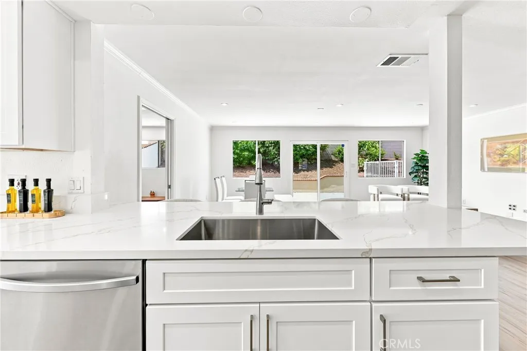 21206 Silver Cloud, Diamond Bar, California 91765 — photo 5