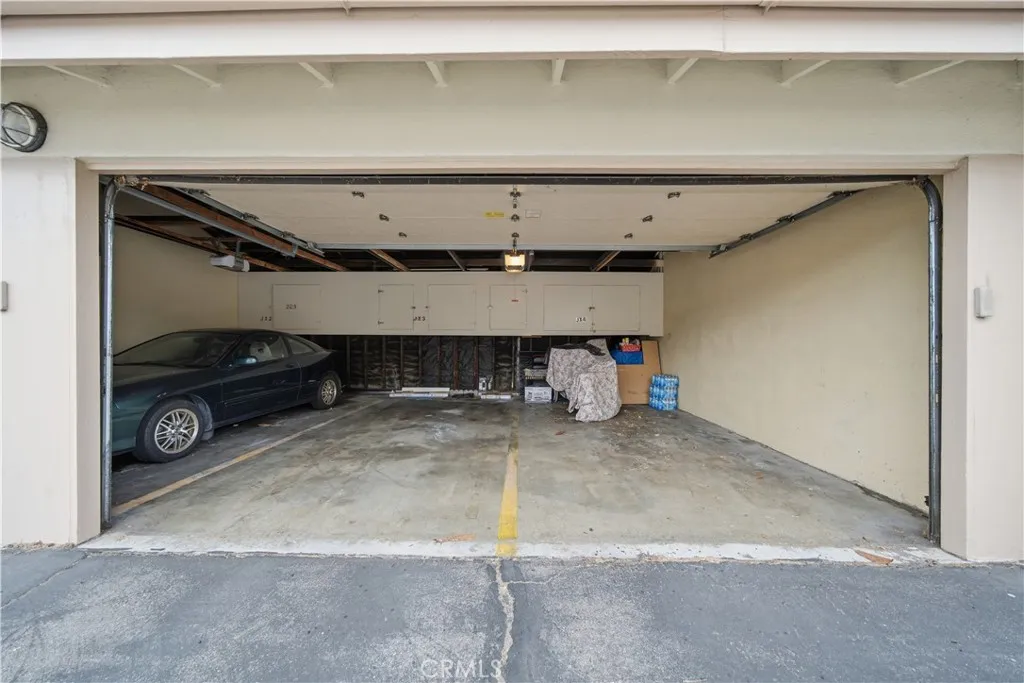 Nearby 2nd 1-Car Garage Space