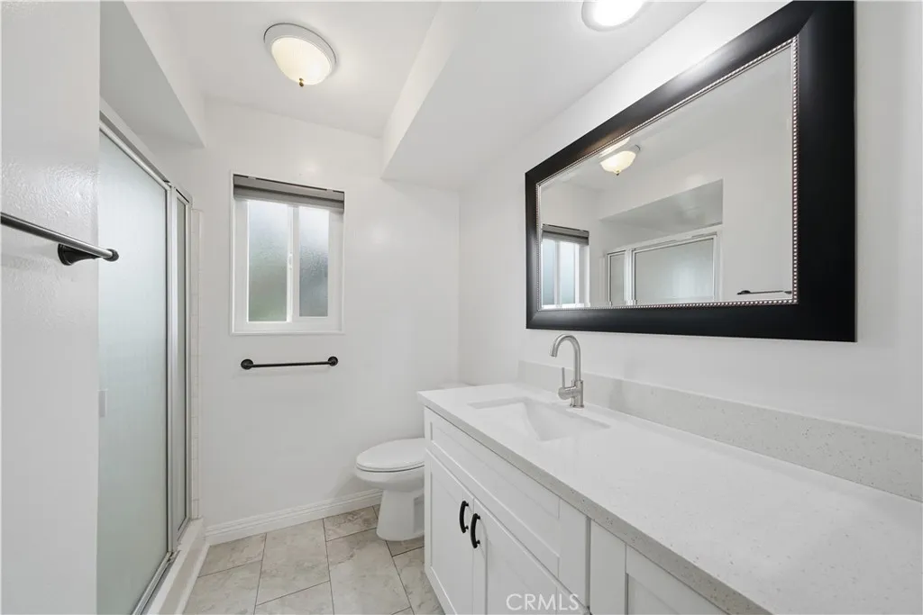 Hall Bathroom with Shower Access