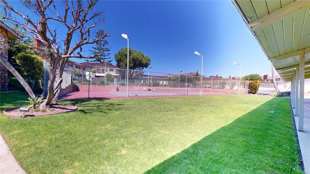 Tennis & Pickleball Courts