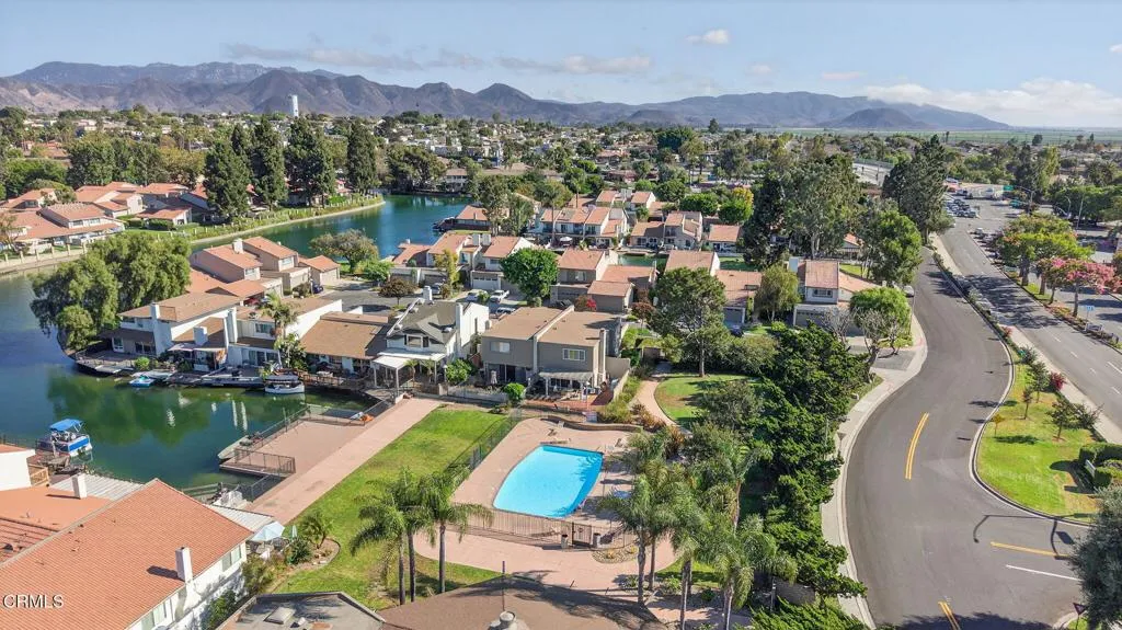38-web-or-mls-LakesideVill5