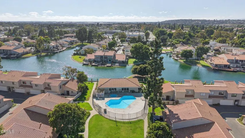 39-web-or-mls-LakesideVill6