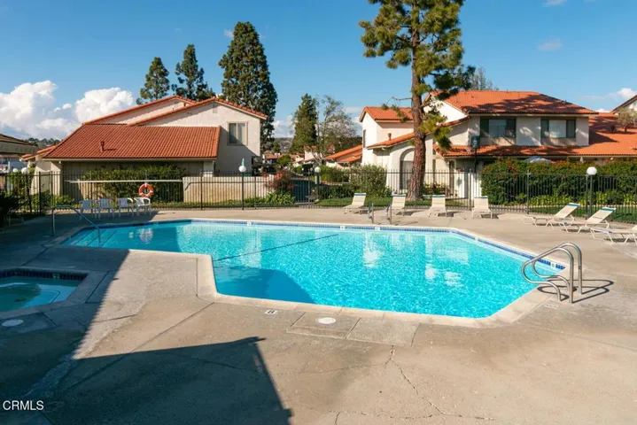 34-web-or-mls-LakesideVill1