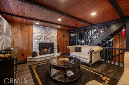 33417 Cedar Dr, Arrowbear, California 92382
