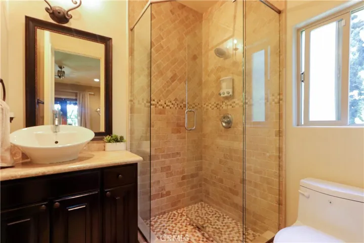 Bedroom 3 en-suite Bath
