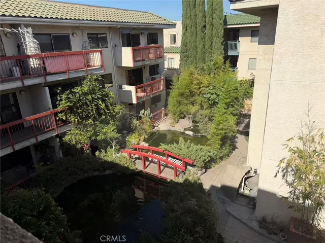 Courtyard View