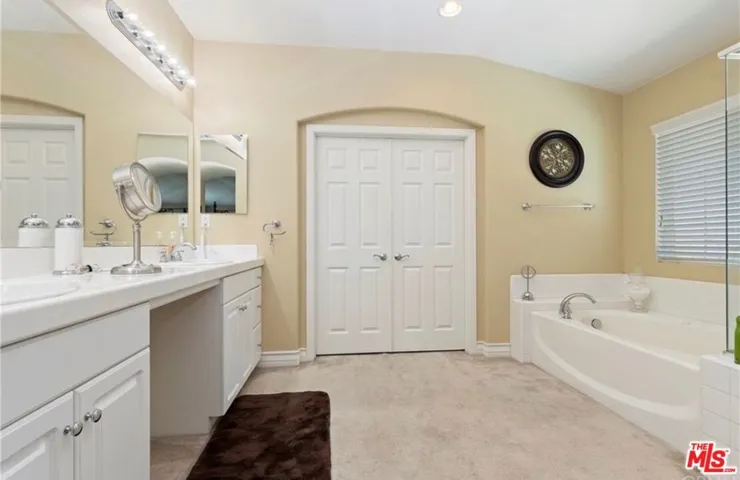 11322 Tesota Loop Street, Corona, California 92883